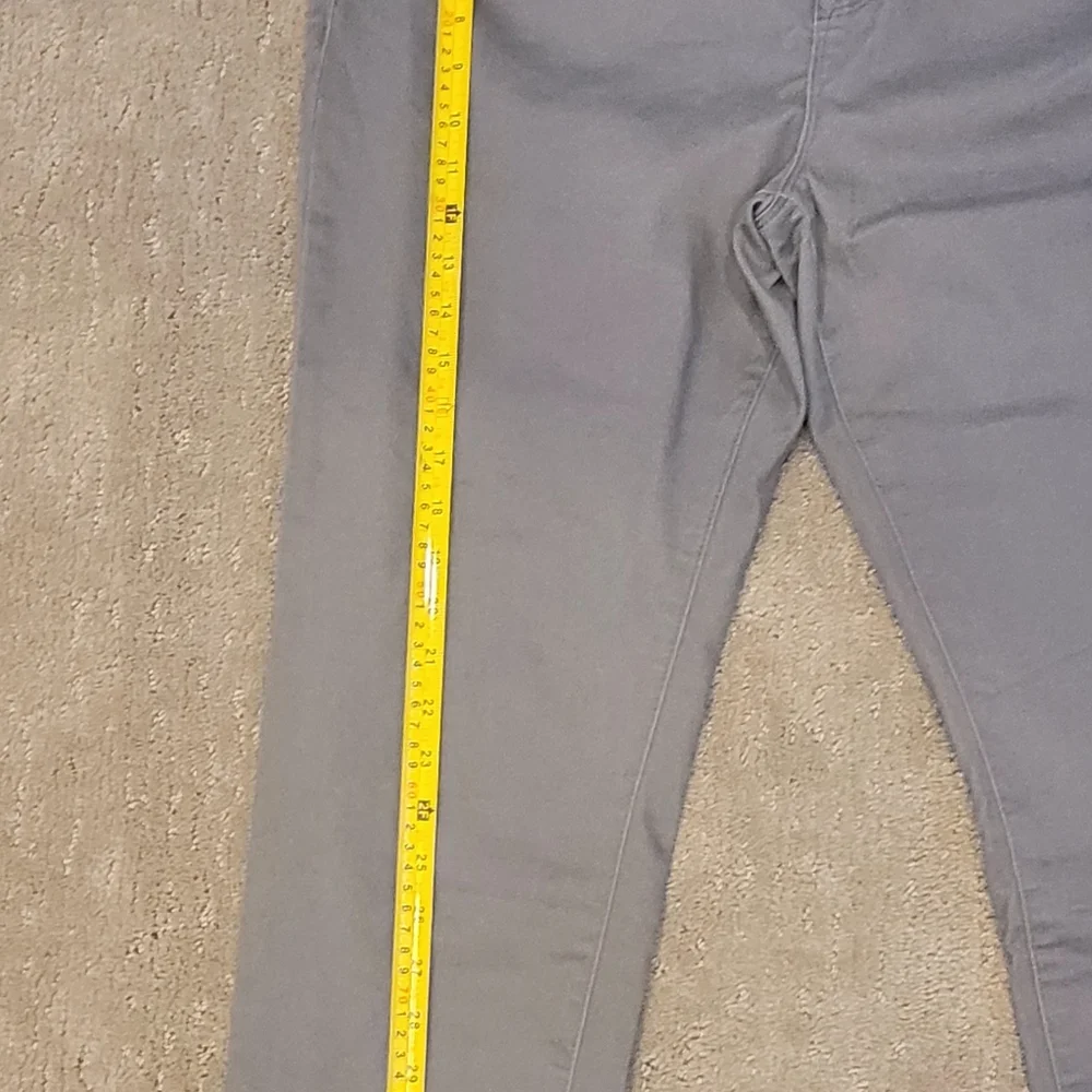 Chic Gray Pants/Jeggings - Picture 4 of 10